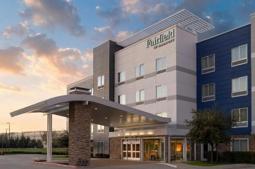 Fairfield Inn & Suites by Marriott Dallas West/I-30 - image 4