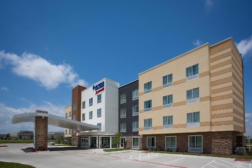 Fairfield Inn & Suites by Marriott Dallas West/I-30 - image 5