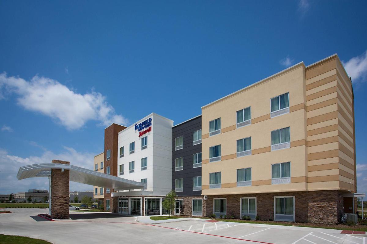 Fairfield Inn & Suites by Marriott Dallas West/I-30 - image 5