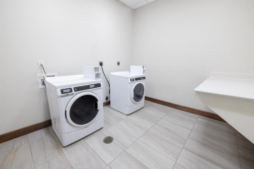 Holiday Inn Express & Suites Garland SW - NE Dallas Area - image 7