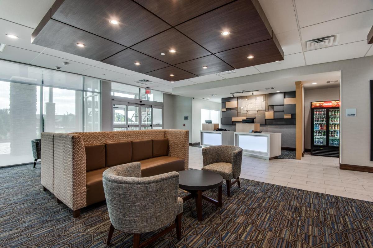 Holiday Inn Express & Suites Dallas North - Addison an IHG Hotel - image 4