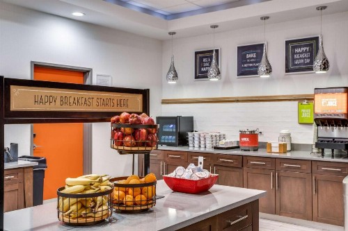 Hampton Inn & Suites Dallas-Central Expy/North Park Area - image 17