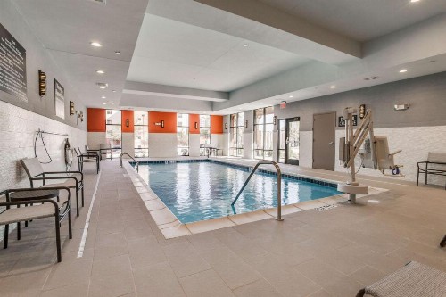 Hampton Inn & Suites Dallas-Central Expy/North Park Area - image 19