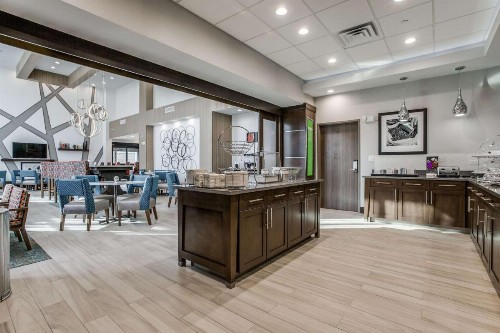 Hampton Inn & Suites Dallas-Central Expy/North Park Area - image 27