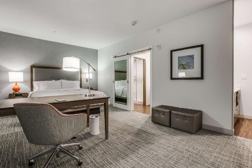 Hampton Inn & Suites Dallas-Central Expy/North Park Area - image 30