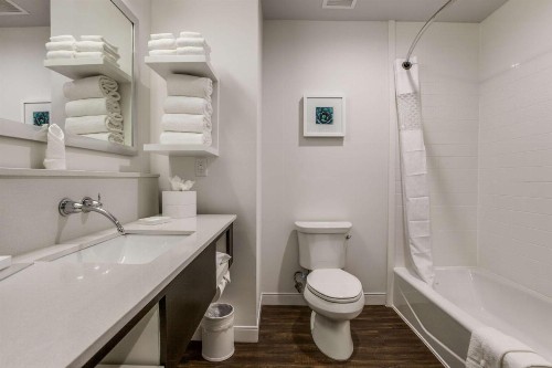 Hampton Inn & Suites Dallas-Central Expy/North Park Area - image 31