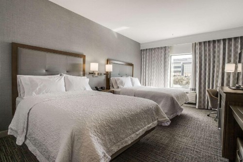 Hampton Inn & Suites Dallas-Central Expy/North Park Area - image 33