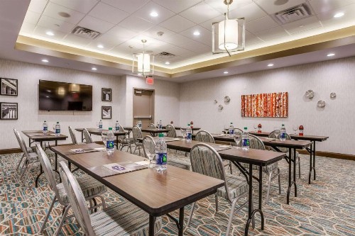 Hampton Inn & Suites Dallas-Central Expy/North Park Area - image 36