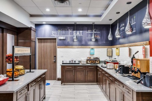 Hampton Inn & Suites Dallas-Central Expy/North Park Area - image 39