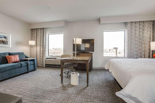 Hampton Inn & Suites Dallas-Central Expy/North Park Area - image 40