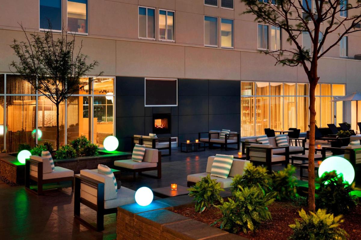 Aloft Dallas Love Field - image 3