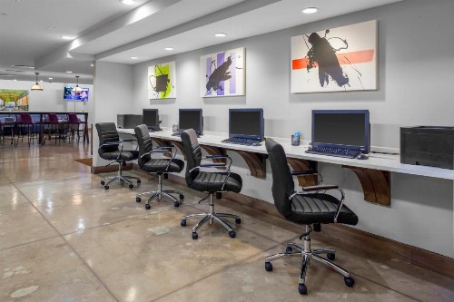 Fairfield Inn & Suites by Marriott Dallas Downtown - image 13