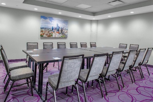 Fairfield Inn & Suites by Marriott Dallas Downtown - image 16