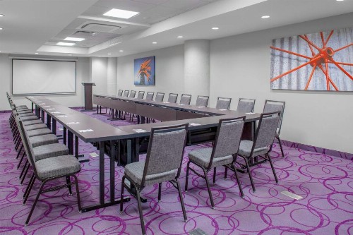 Fairfield Inn & Suites by Marriott Dallas Downtown - image 19