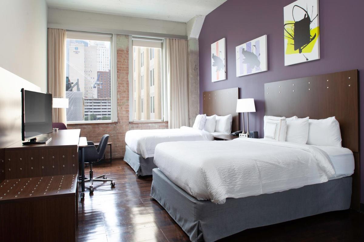 Fairfield Inn & Suites by Marriott Dallas Downtown - image 2