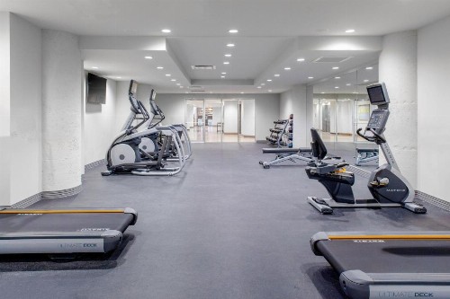Fairfield Inn & Suites by Marriott Dallas Downtown - image 20