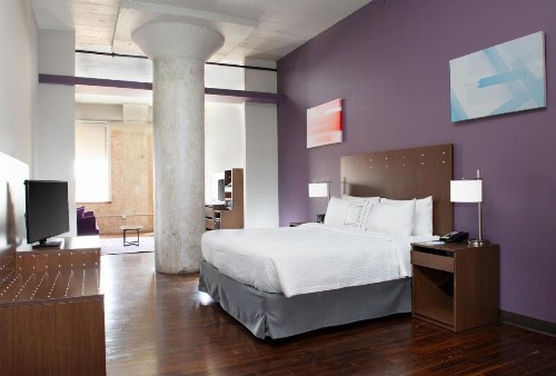 Fairfield Inn & Suites by Marriott Dallas Downtown - image 4