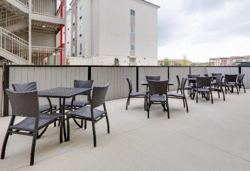 Holiday Inn Express & Suites - Farmers Branch an IHG Hotel - image 13