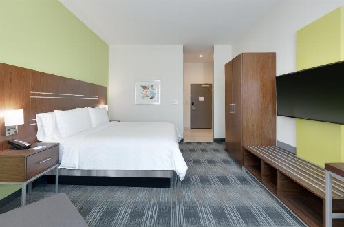 Holiday Inn Express & Suites - Farmers Branch an IHG Hotel - image 17