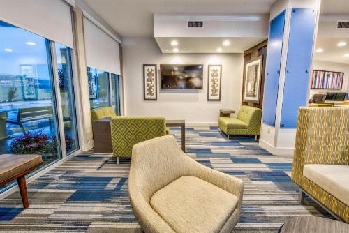Holiday Inn Express & Suites - Farmers Branch an IHG Hotel - image 3