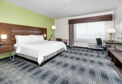 Holiday Inn Express & Suites - Farmers Branch an IHG Hotel - image 4
