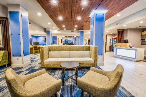 Holiday Inn Express & Suites - Farmers Branch an IHG Hotel - image 40