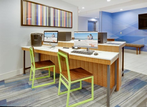 Holiday Inn Express & Suites - Farmers Branch an IHG Hotel - image 6