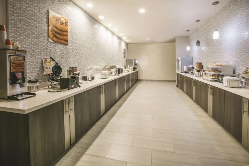 La Quinta by Wyndham Dallas - Richardson - image 23