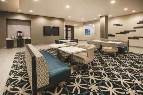 La Quinta by Wyndham Dallas - Richardson - image 4
