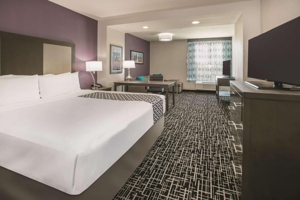 La Quinta by Wyndham Dallas - Richardson - image 7