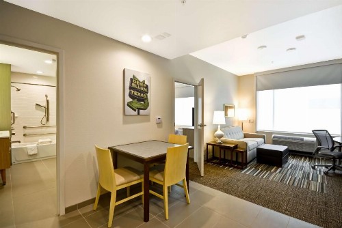 Home2 Suites by Hilton Dallas Downtown at Baylor Scott & White - image 28