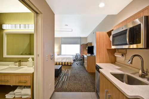 Home2 Suites by Hilton Dallas Downtown at Baylor Scott & White - image 8