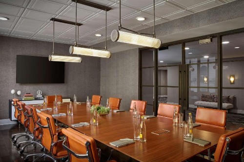 Cambria Hotel Downtown Dallas - image 11