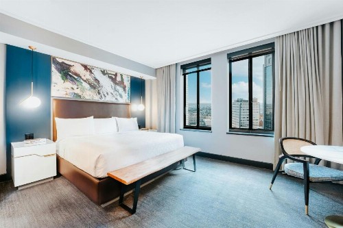 Cambria Hotel Downtown Dallas - image 12