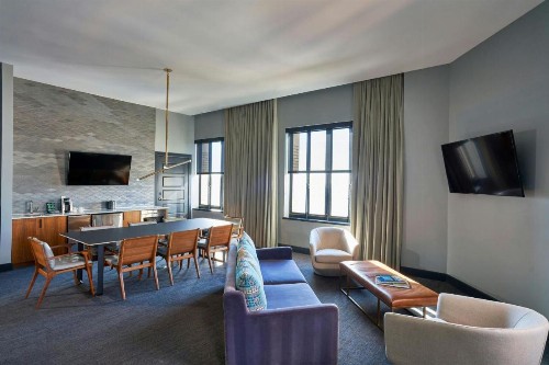 Cambria Hotel Downtown Dallas - image 30