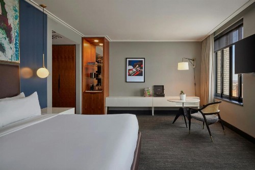Cambria Hotel Downtown Dallas - image 9