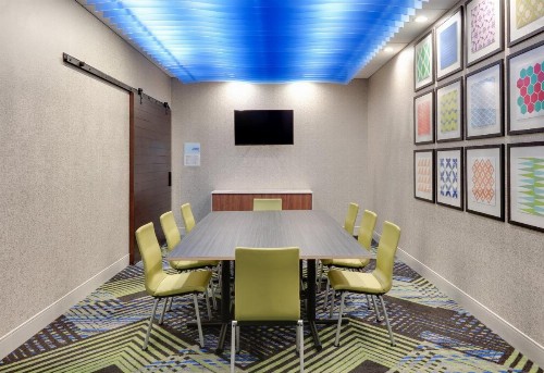 Holiday Inn Express & Suites - Dallas NW HWY - Love Field an IHG Hotel - image 3