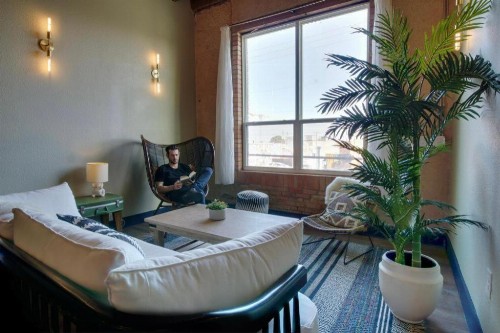 Deep Ellum Hostel - image 15