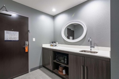 Hampton Inn & Suites Dallas East - image 43