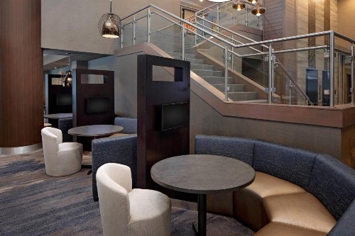 Courtyard by Marriott Dallas Downtown/Reunion District - image 17