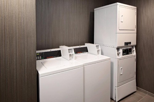 Courtyard by Marriott Dallas Downtown/Reunion District - image 23