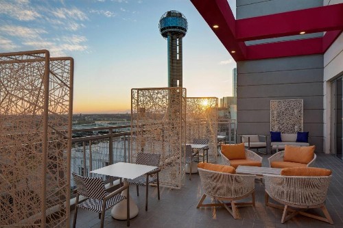 Courtyard by Marriott Dallas Downtown/Reunion District - image 29