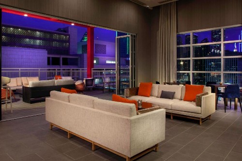 Courtyard by Marriott Dallas Downtown/Reunion District - image 30