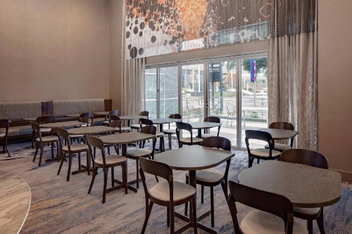 Courtyard by Marriott Dallas Downtown/Reunion District - image 31