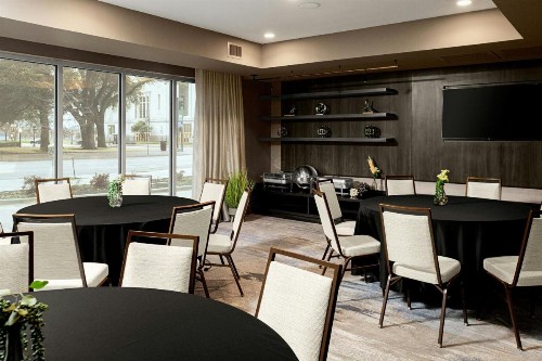 Courtyard by Marriott Dallas Downtown/Reunion District - image 33