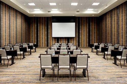Courtyard by Marriott Dallas Downtown/Reunion District - image 36