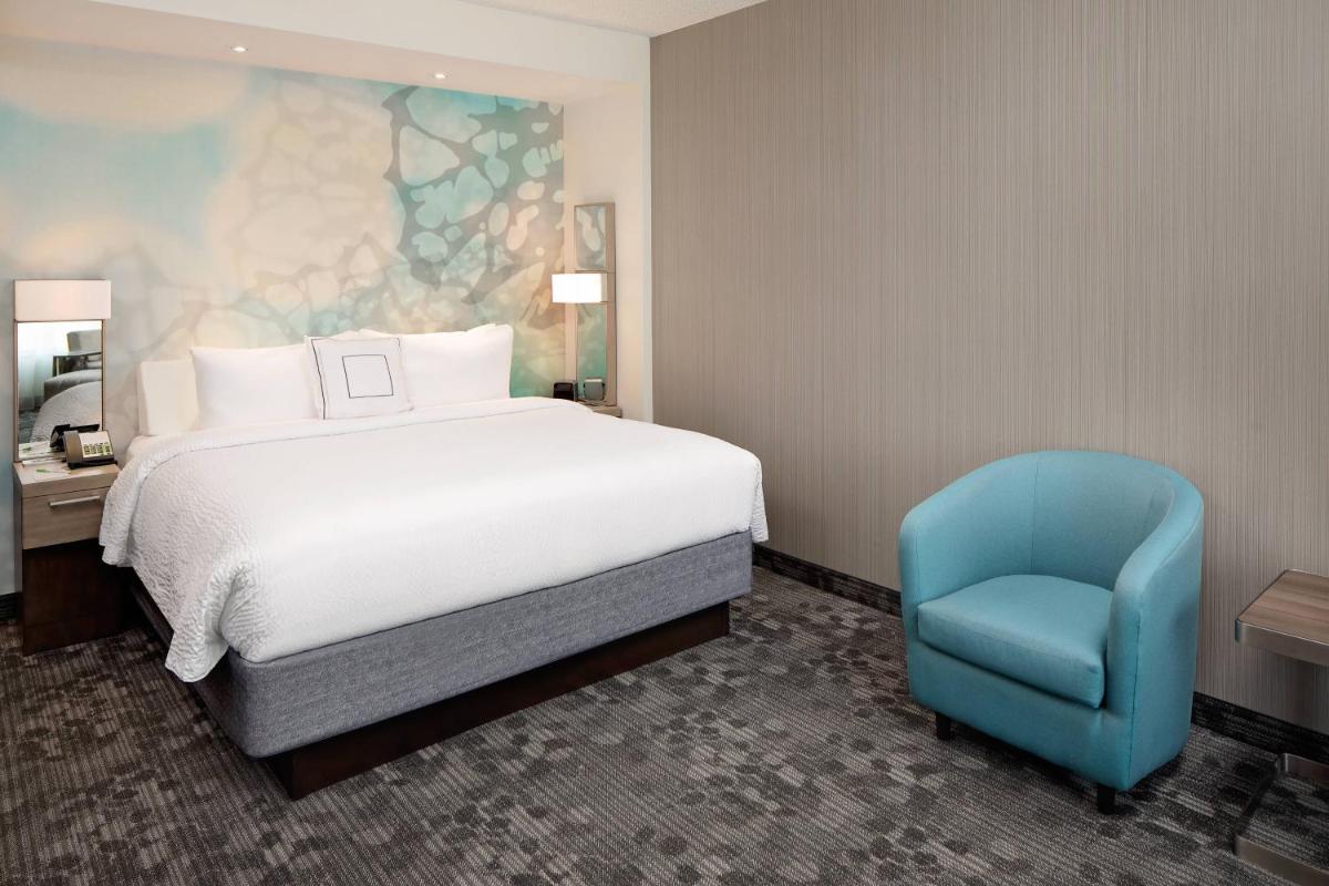Courtyard by Marriott Dallas Downtown/Reunion District - image 7