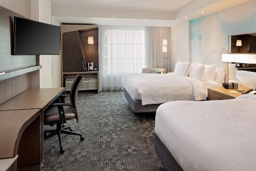 Courtyard by Marriott Dallas Downtown/Reunion District - image 8