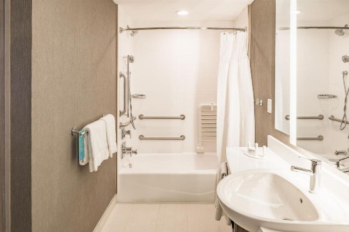 SpringHill Suites Dallas Central Expressway - image 34
