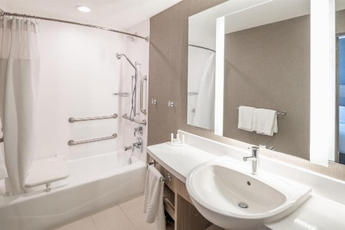 SpringHill Suites Dallas Central Expressway - image 36